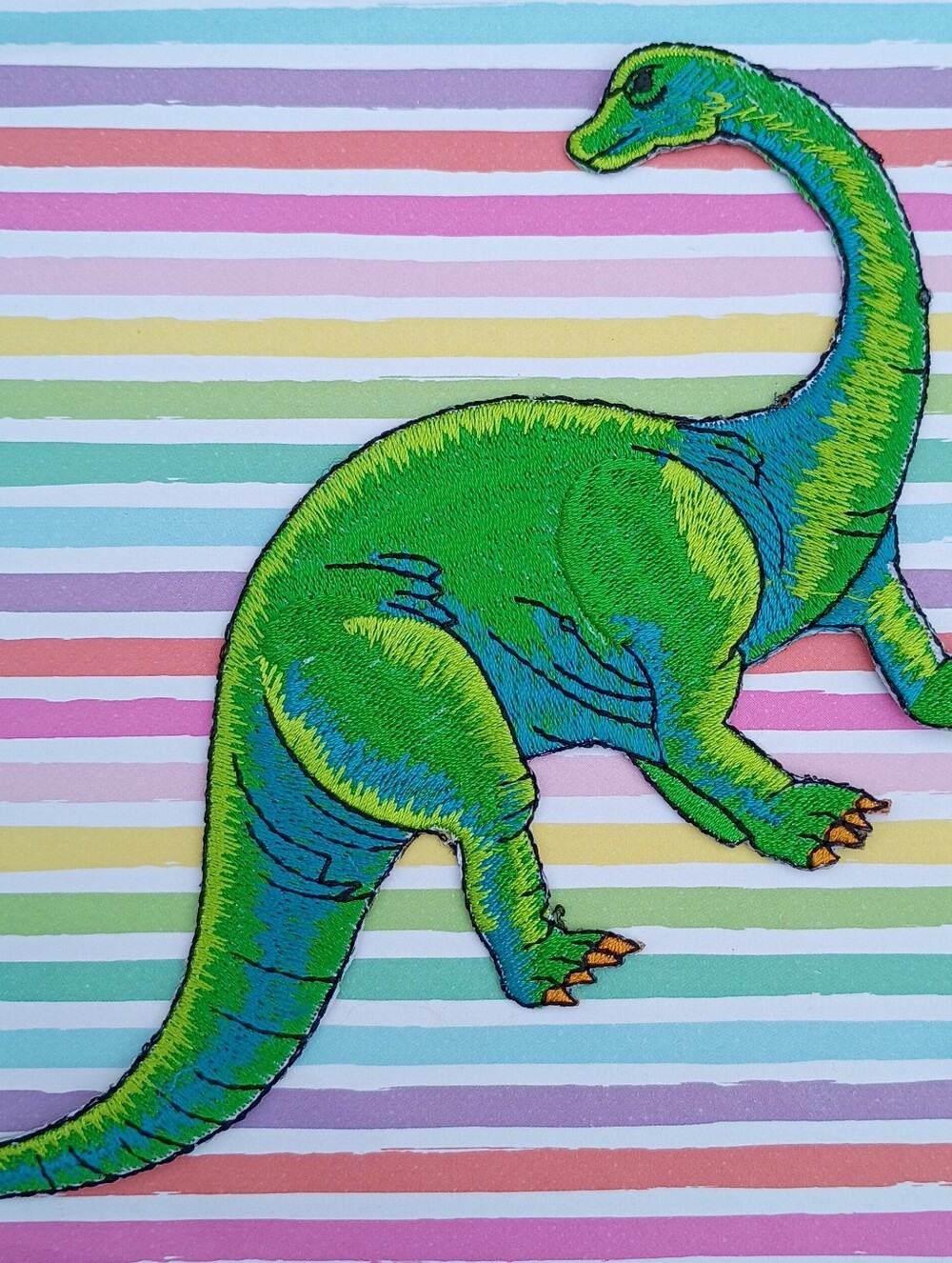 Patch- Brontosaurus - Picture 3 of 5